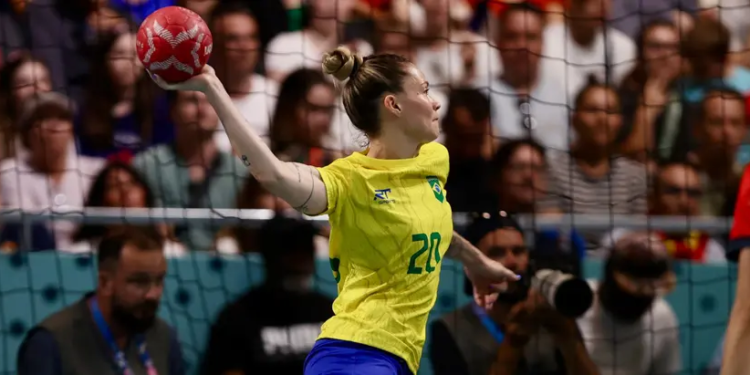 Brasileiras quebram tabu contra a Espanha na estreia do handebol