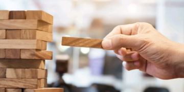 A importância de se construir bases sólidas na carreira – por Karine Camuci