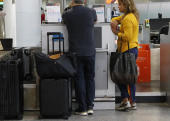 Aposentados poderão comprar passagem aérea por até R$ 200 o trecho