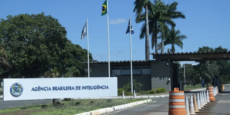 Alexandre Ramagem refuta as acusações da Polícia Federal