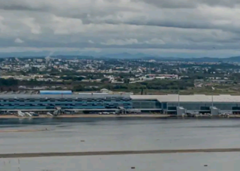 Aeroporto de Porto Alegre  reinicia operações de embarque e desembarque