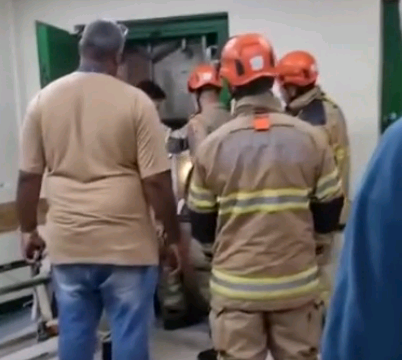 Três elevadores despencam no Rio e deixam dois mortos e um ferido