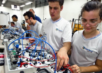 SP vai contratar até 3 mil profissionais em escolas técnicas; veja como participar