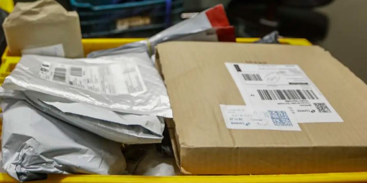 Varejistas iniciam taxação de compras internacionais de até US$ 50