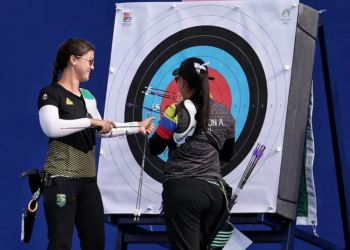 Na estreia do Brasil em Paris, Ana Luiza Caetano obtém recorde pessoal no tiro com arco