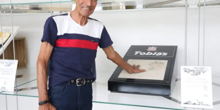 Tobias, goleiro da invasão corintiana no Maracanã, morre aos 75 anos