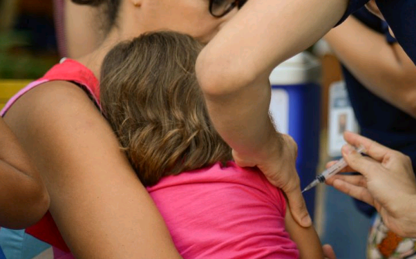 Brasil deixa lista dos 20 países com mais crianças não vacinadas