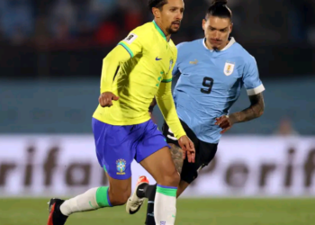 Copa América: Brasil enfrenta Uruguai em busca de vaga nas semifinais