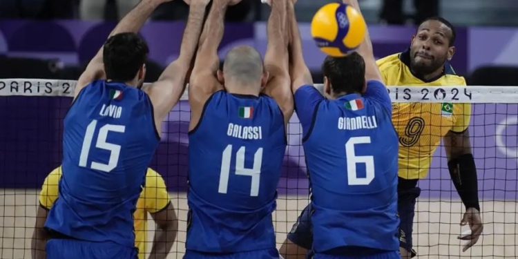Brasil começa mal no vôlei masculino e perde para a Itália por 3 a 1