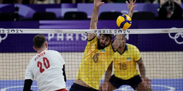 Vôlei masculino leva virada da Polônia e perde pela segunda vez em Paris