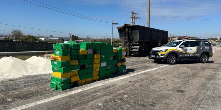 Polícia Militar realiza apreensão de 1,9 tonelada de maconha em Itu