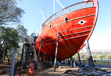 Caravela do Taquaral passa por reforma com pintura, verniz e reparos na madeira