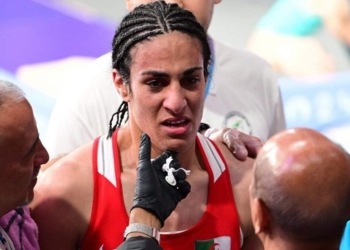 Pugilista argelina Imane Khelif pede ‘fim do bullying’