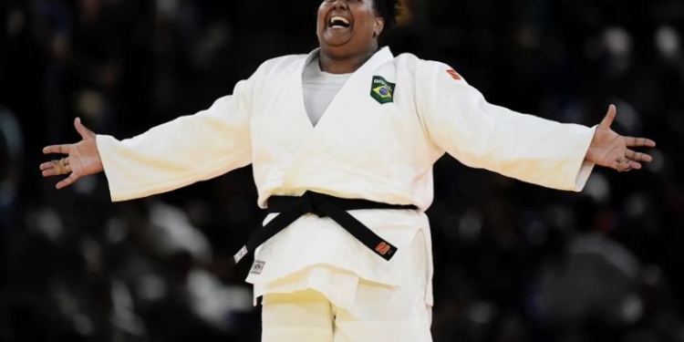 Judoca Beatriz Souza conquista o primeiro ouro brasileiro em Paris