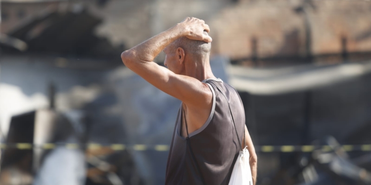 Incêndio destrói casas e comércios no Campo Belo em Campinas; veja fotos e vídeos