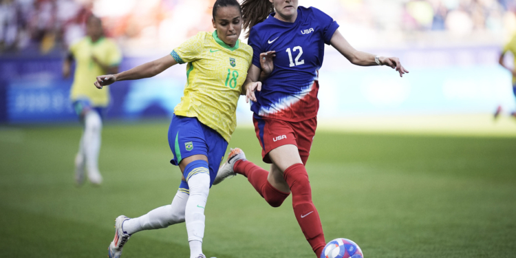 Brasil encerra campanha histórica em Paris com prata no futebol feminino