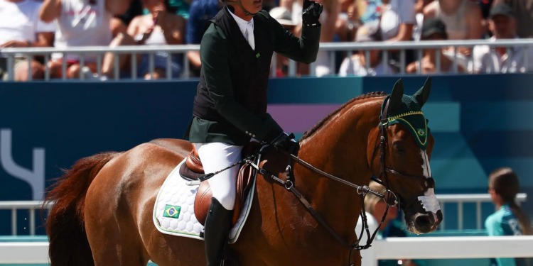 Brasil põe dois conjuntos na final do hipismo em Paris 2024