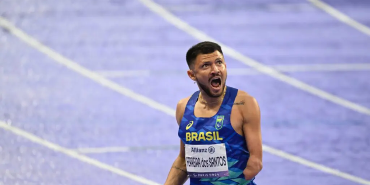 Atletismo leva mais 2 ouros com Petrúcio Ferreira e Ricardo Mendonça