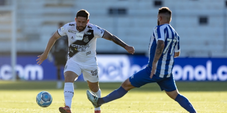 Com Kleina como adversário, última vitória da Ponte sobre o Avaí no Majestoso faz quase 10 anos; relembre