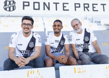 Torcedor da Ponte “recria” gol do título da Série A2 com presença do pai na arquibancada