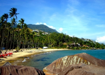 Pedras que emitem sons de sino intrigam moradores e turistas de Ilhabela há séculos