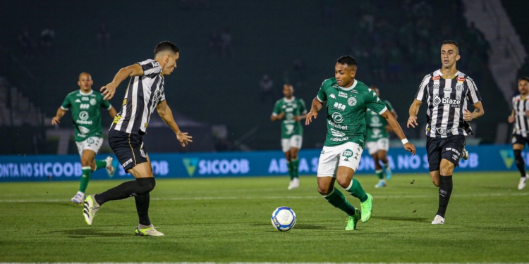 Anderson Leite sai do banco e evita a derrota do Guarani contra o Santos