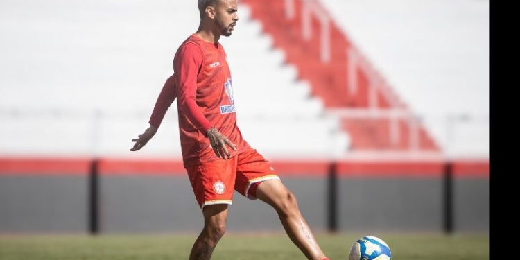 Em busca da reação, Guarani contrata um time na janela de transferências