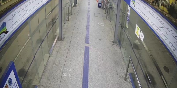 Terminal BRT Mercado tem catracas vandalizadas durante a noite