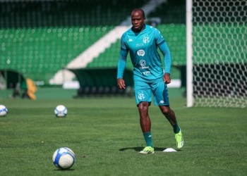 Salustiano vê time organizado para tirar o Guarani do sufoco