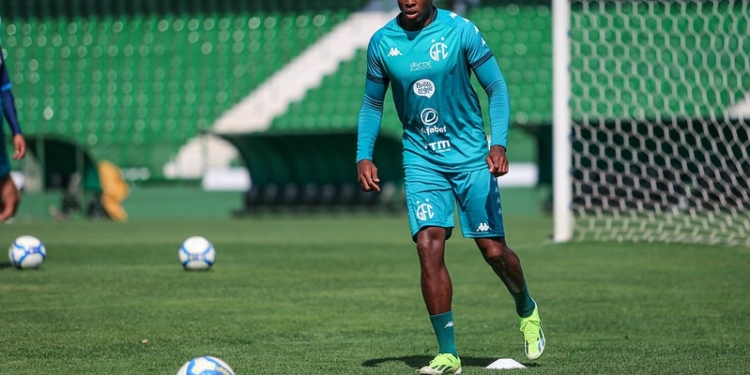 Salustiano vê time organizado para tirar o Guarani do sufoco
