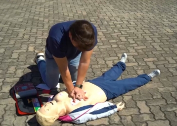 Projeto “Coração na Escola” capacita alunos e colaboradores de escolas para situações de emergência