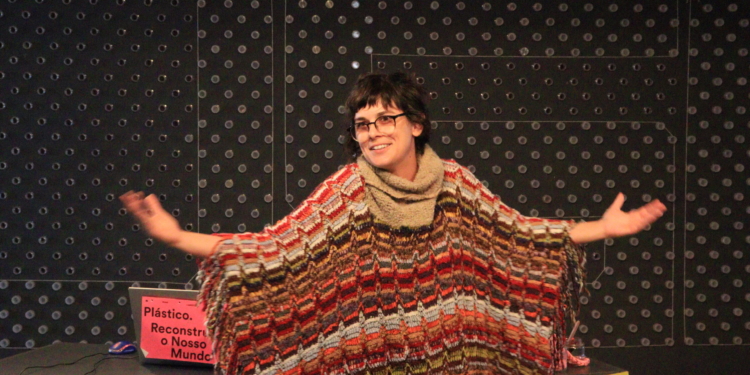 Quintal Garatuja apresenta espetáculo “Plástico, um mito contemporâneo”