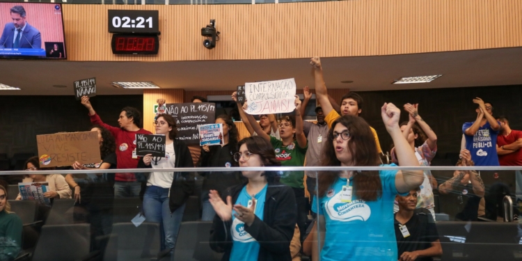 Polêmica votação do PL da internação compulsória marca a volta do Legislativo