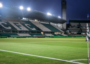 Ponte não vence no Couto Pereira desde 2001, com Vadão no comando e Piá no time; relembre
