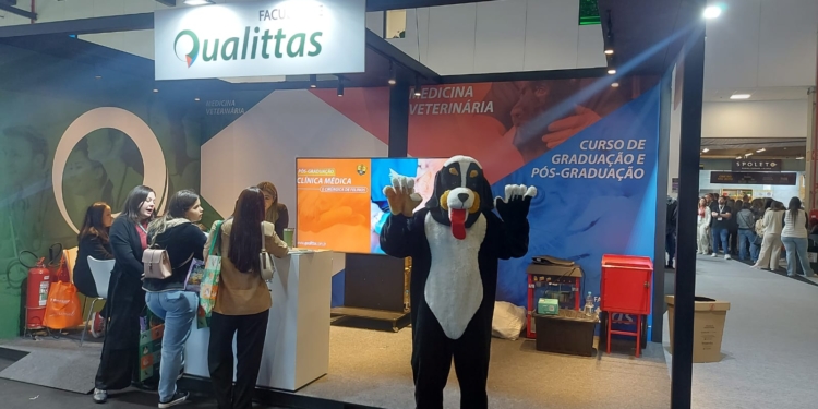 Faculdade Qualittas participa do Congresso PetVet 2024 com estande interativo