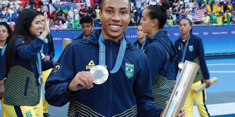 Prata no futebol e recorde no salto: o balanço da participação dos atletas de Campinas nas Olimpíadas