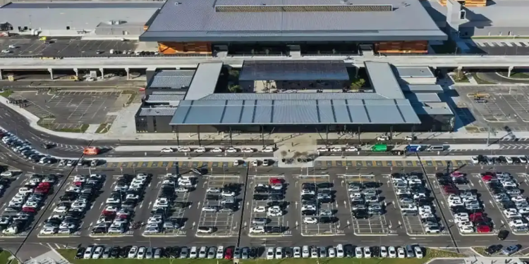 Incidente com avião da Azul fecha aeroporto de Florianópolis