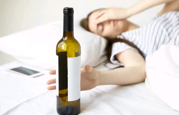 Artigo – A vulnerabilidade feminina diante do álcool: fatos e consequências – por Carlos Henrique Costa