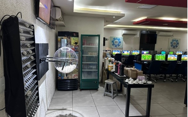 Polícia Civil apreende 78 computadores em casa de jogos de azar em Campinas