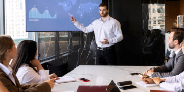 Práticas que te levarão a falar com autoconfiança e credibilidade – por Cecília Lima