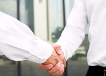 Os quatro hábitos fundamentais das pessoas com alto poder de conexão – por Cecília Lima