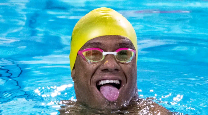 Nadador Gabriel Araújo conquista 1º ouro do Brasil na Paralimpíada