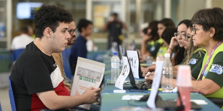 Mega Feirão nesta sexta deve oferecer mais de 1,2 mil vagas de emprego