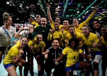 Brasil bate Angola e avança às quartas de final do handebol