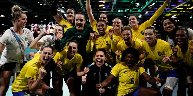 Brasil bate Angola e avança às quartas de final do handebol