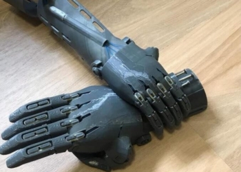 Projeto em Campinas pretende fabricar e doar próteses articuladas de mãos a crianças