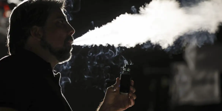 Votação do projeto que libera cigarros eletrônicos sai de pauta