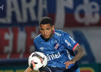 Morre zagueiro Juan Izquierdo, 5 dias após desmaio durante jogo em SP