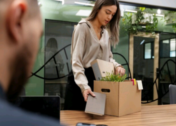 Inteligência emocional: como lidar com uma demissão? – por Karine Camuci