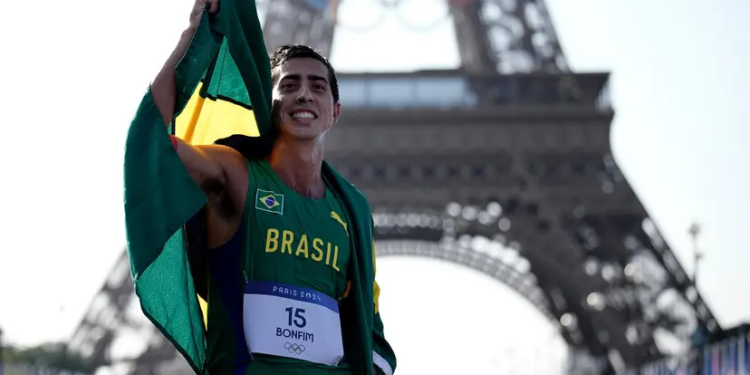 Caio Bonfim conquista a prata para o Brasil na marcha atlética de 20km